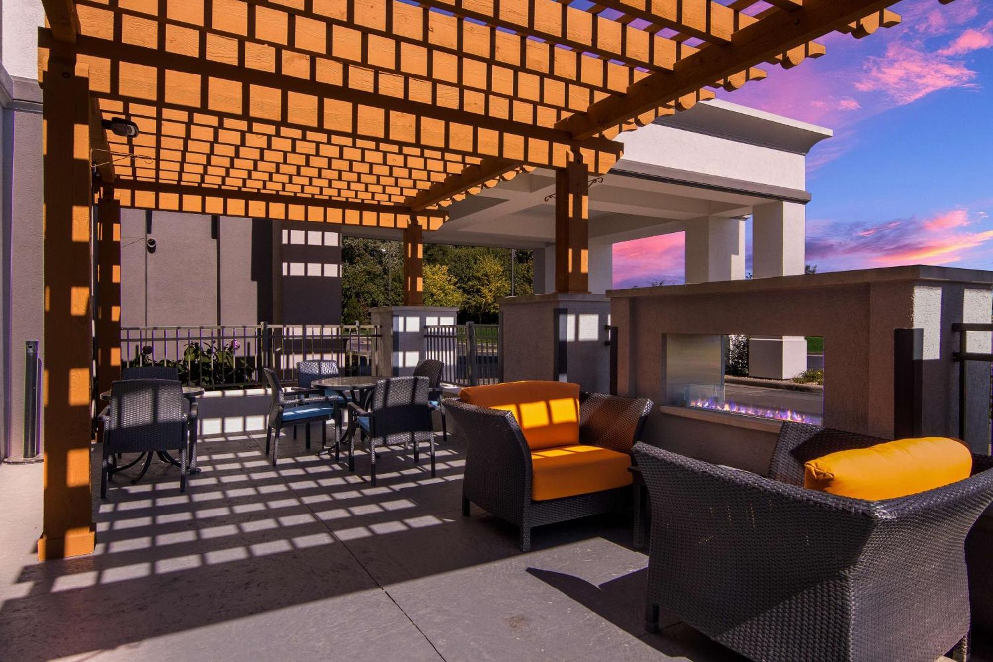Hampton Inn & Suites Schererville Exterior photo